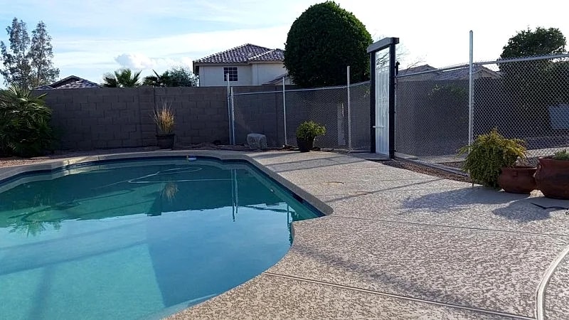 Very Private Urban Orchard with Fenced Pool in El Mirage, Arizona, United States — photo 4