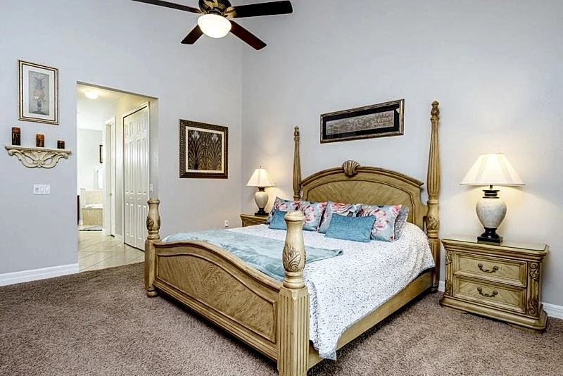 *Flexible Cancellation*7 bed villa with pool and games room in Formosa Gardens in Kissimmee, Florida, United States — photo 5