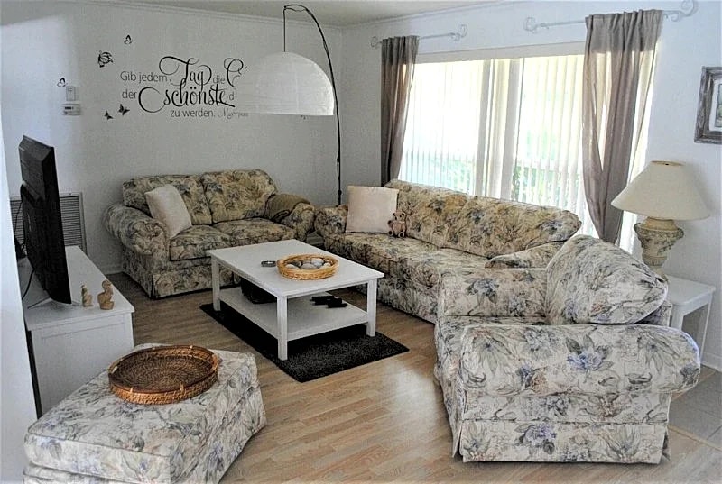 Top location, heated pool, Wi-Fi, Florida Room, Tropical Garden in Cape Coral, Florida, United States — photo 4