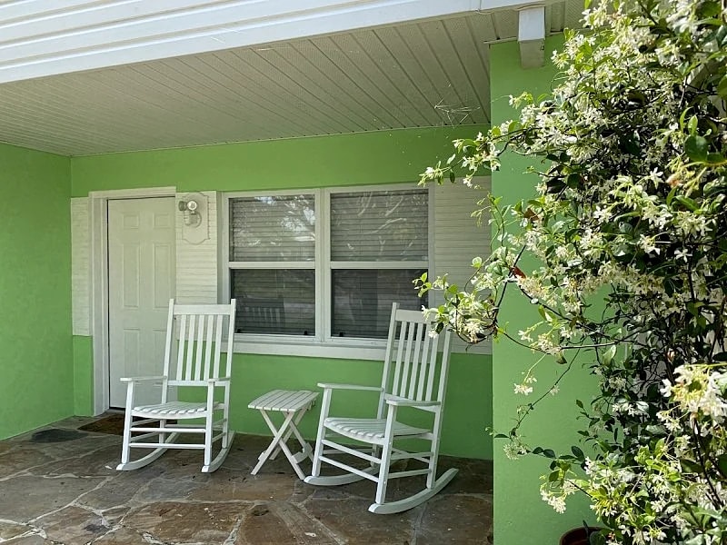 Walk to Beach, Restaurants and Shops “The In-Between” in Largo, Florida, United States — photo 3