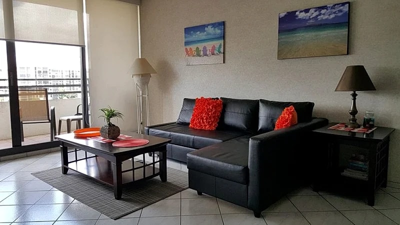 Hollywood beachfront condo: 2 rooms 1,5 bath sleeps 4 free parking heated pool in Hollywood, Florida, United States — photo 2