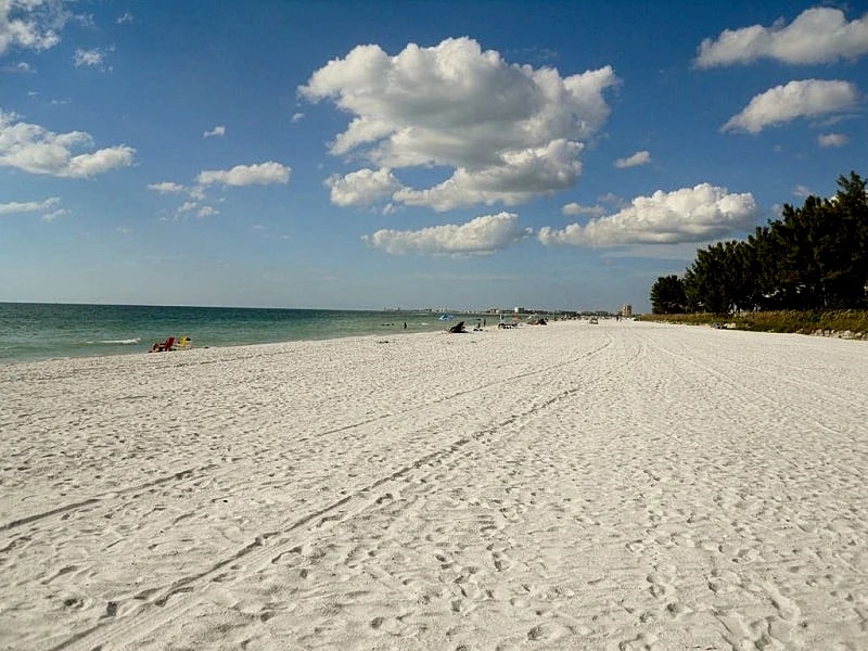 Beach Front 'Parrotdise' Private with Beautiful Sunset Views in Treasure Island, Florida, United States — photo 5