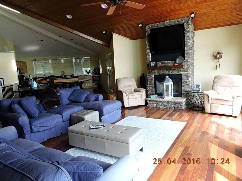 Big Lake Views Tims Ford Lake! Lots of space and great for family get togethers in Winchester, Tennessee, United States — photo 5