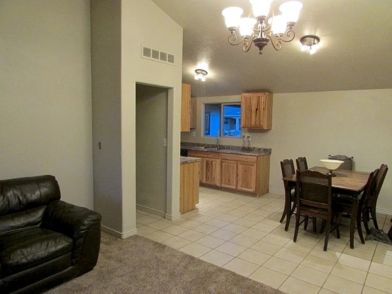 $2400 whole month! Country, yet close to everything. Perfect Zion &Bryce Retreat in Leeds, Utah, United States — photo 2