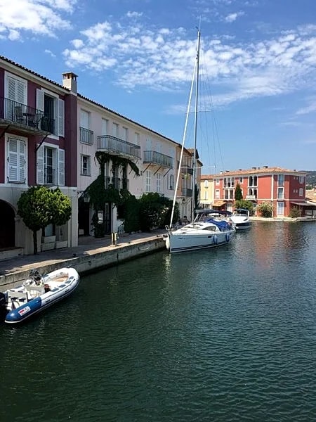 Stylish waterside apartment with fantastic views in Grimaud, Var, France — photo 3