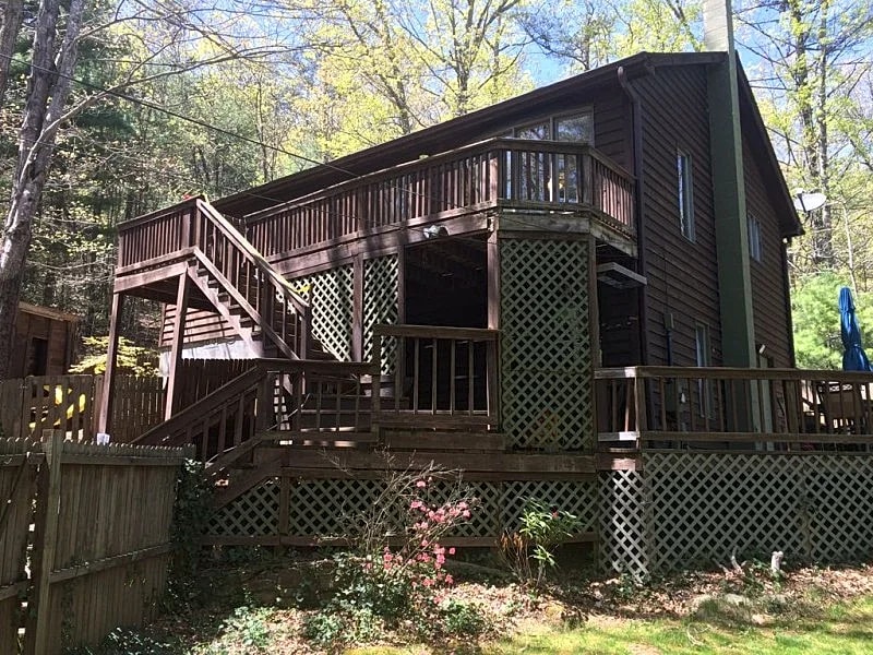 3-Br (5 beds) 2-Ba House in mtns near town. In mtns near town! Hot tub! in Asheville, North Carolina, United States — photo 2