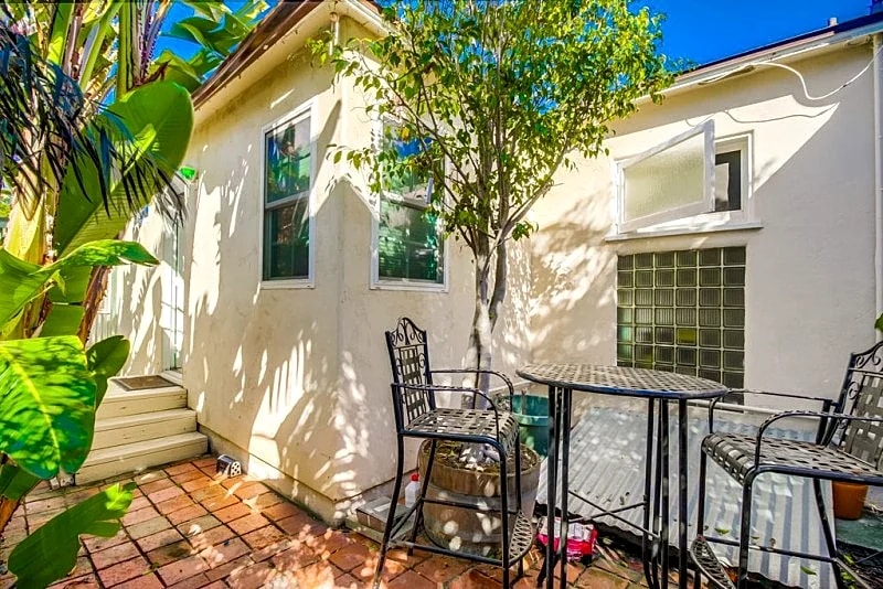 La Hacienda de la Playa! Steps to the water! in San Diego, California, United States — photo 4
