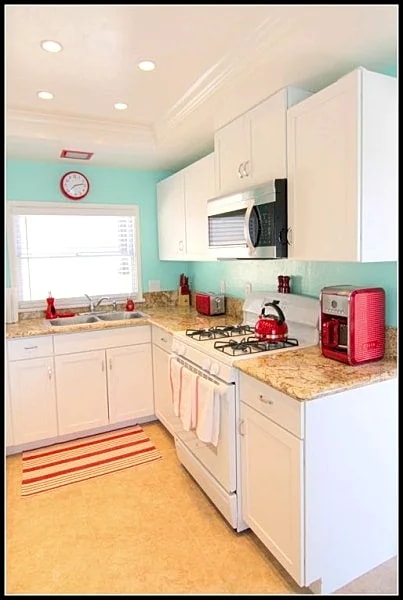 Check out our Ocean Beach Bungalow! in San Diego, California, United States — photo 4
