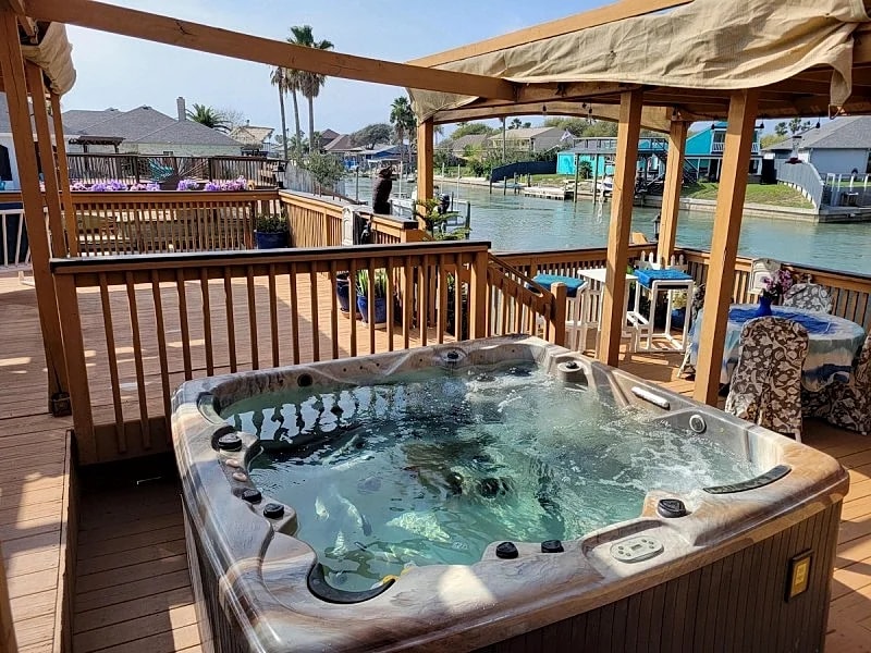 Paradise On The Island Canal 4/2 W Pool & Hot Tub in Corpus Christi, Texas, United States — photo 3