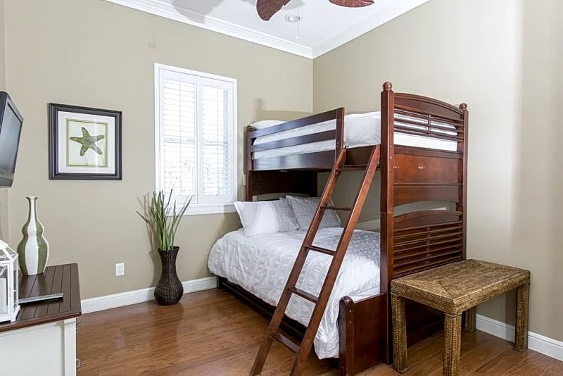 Beautifully Decorated and Great Location Beach House Sleeps 10+ Pool in South Padre Island, Texas, United States — photo 5