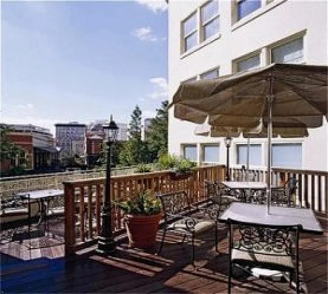 Wyndom Riverside suites