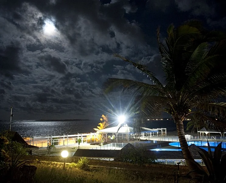 Ocean Front European Style Luxury in Cul De Sac, Sint Maarten — photo 4