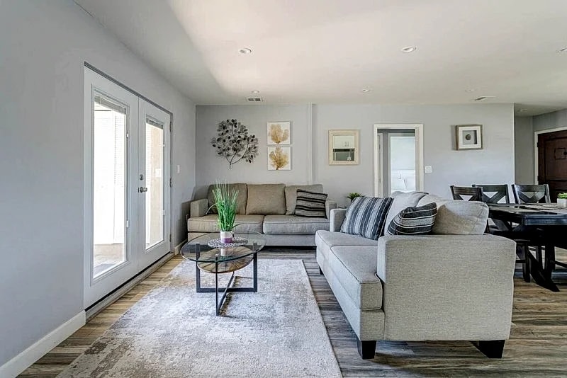 Amazingly Nice Newly Remodeled Perfect Vacation Home!! in Van Nuys, California, United States — photo 2