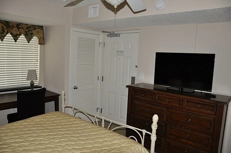 Barefoot Resort - Large Family Condo. with TOP REVIEWS centrally located in North Myrtle Beach, South Carolina, United States — photo 3