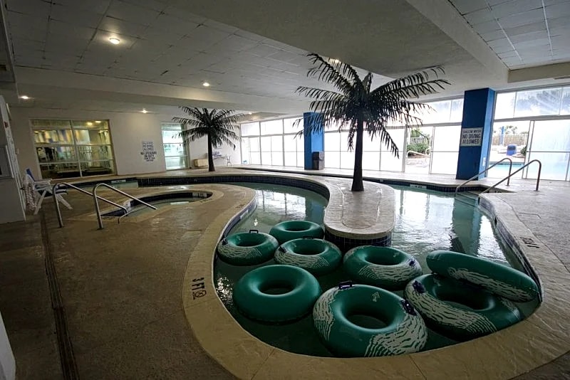 Renovated Oceanfront King Bed Suite - Perfect Getaway! in Myrtle Beach, South Carolina, United States — photo 4