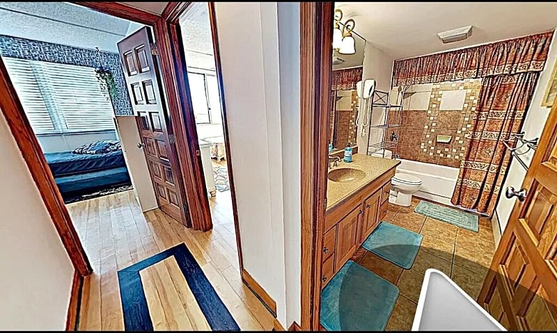 Oceanfront, Jacuzzi (overlooks ocean), Fireplace, 2 Heated Pools, Game rooms in Ocean City, Maryland, United States — photo 4
