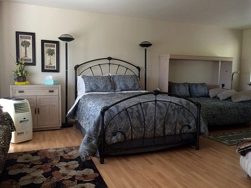 Guest House Suite - Serene Setting - Pet Friendly - Clean & Homey !! in Saratoga, California, United States — photo 3