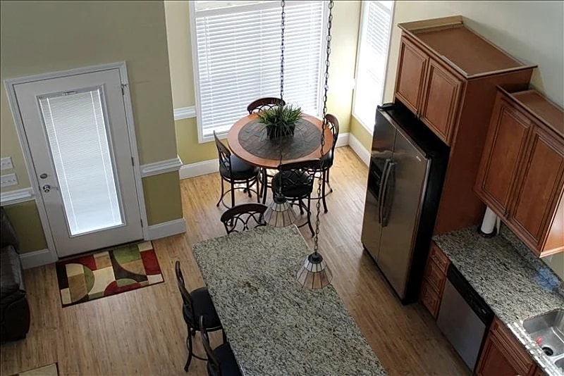 Beautiful 3 bedroom 2 bath beach house FREE GOLF CART JACUZZI- WIFI in Myrtle Beach, South Carolina, United States — photo 3