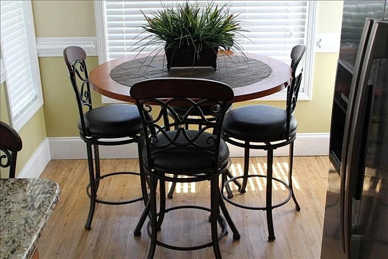 Beautiful 3 bedroom 2 bath beach house FREE GOLF CART JACUZZI- WIFI in Myrtle Beach, South Carolina, United States — photo 4
