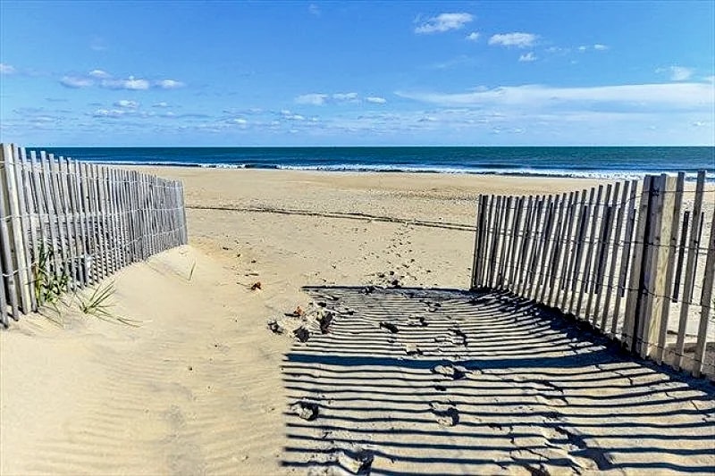 Fabulous Views from this Spacious Ocean Front 4 BR Condo Sleeps 12 Indoor Pool not open 2020 in Ocean City, Maryland, United States — photo 3