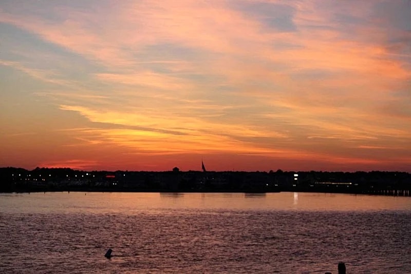Large Direct Bayfront Condo Downtown close to Boardwalk, Beach, Amusement Pier in Ocean City, Maryland, United States — photo 2