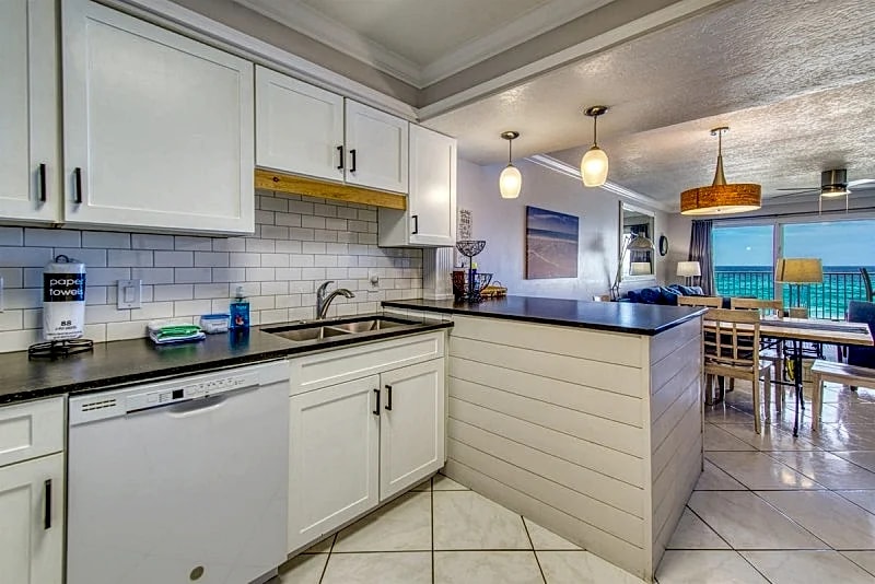 A203 | Beachfront with Beach Service, Pool, & WiFi in Miramar Beach, Florida, United States — photo 5