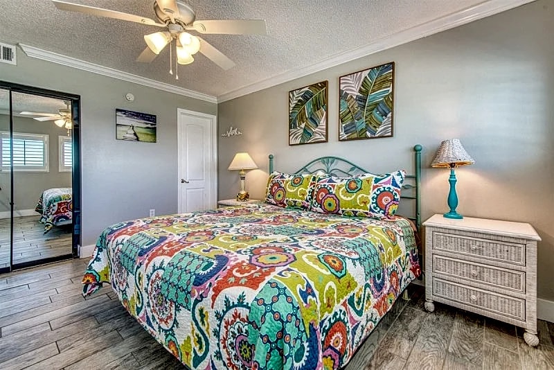 B502 | Beachfront with Beach Service, Pool, & WiFi in Miramar Beach, Florida, United States — photo 4