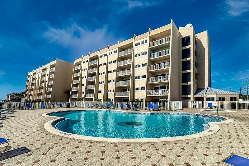 B402 | Beachfront with Beach Service, Pool, & WiFi in Miramar Beach, Florida, United States — photo 5
