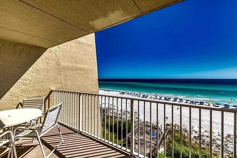 B405 | Beachfront with Beach Service, Pool, & WiFi in Miramar Beach, Florida, United States — photo 3