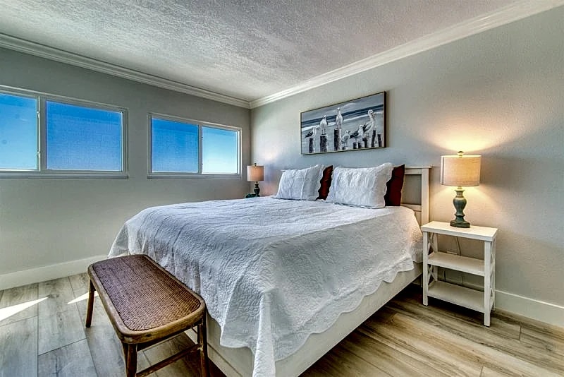 C603 | Beachfront with Beach Service, Pool, & WiFi in Miramar Beach, Florida, United States — photo 4