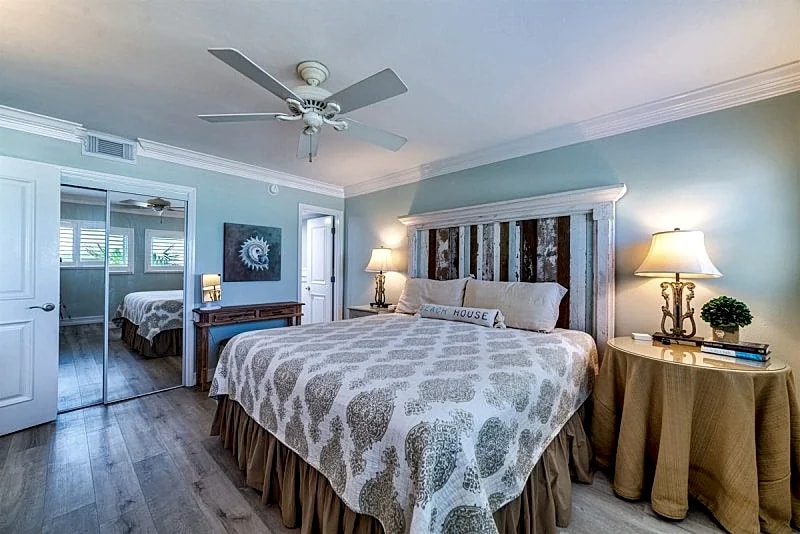 D102 | Beachfront with Beach Service, Pool, & WiFi in Miramar Beach, Florida, United States — photo 4
