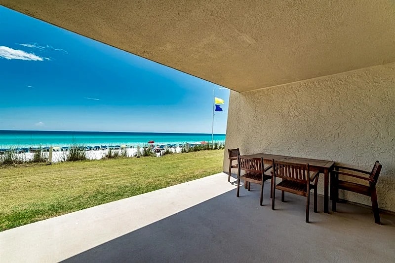 D102 | Beachfront with Beach Service, Pool, & WiFi in Miramar Beach, Florida, United States — photo 3