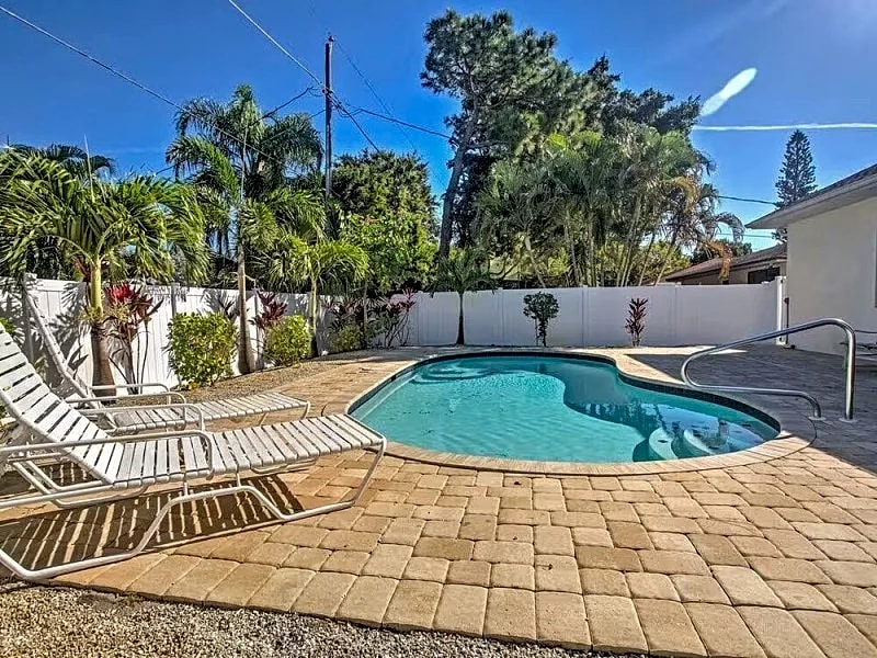 AVAILABLE END OF APRIL!! NORTH NAPLES