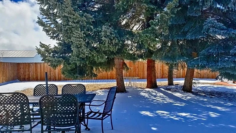 Bring the family together: Ideal layout, close to trails, big yard in Big Bear, California, United States — photo 3