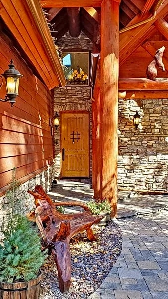 High-end lakefront, significant neighborhood, hot tub, game tables, great views! in Big Bear Lake, California, United States — photo 3
