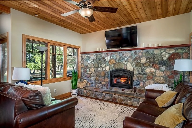 Lovely Cottage just above Moonstone Beach in the Pines and Oak Trees in Cambria, California, United States — photo 3