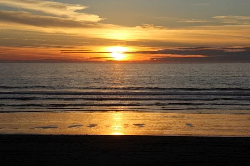 Ocean Front Condo With Wonderful 180 Degree View From Santa Cruz To Monterey in Watsonville, California, United States — photo 5