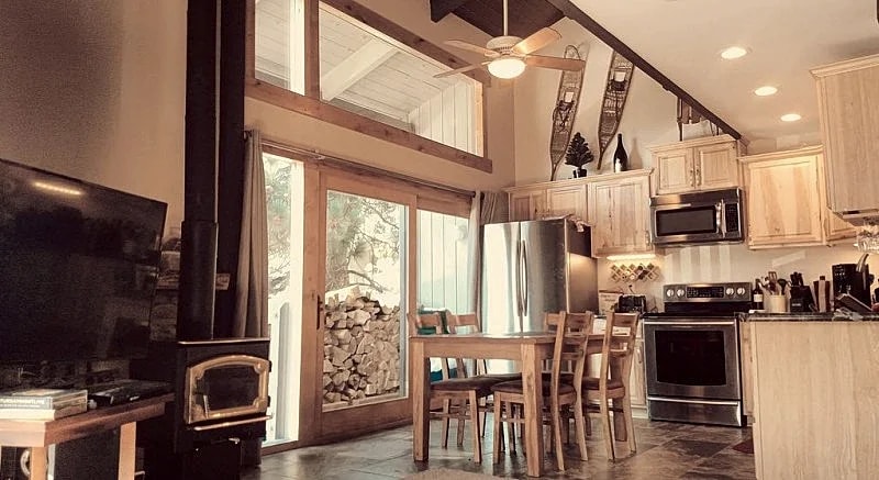 First-Class Luxury Townhome, Restaurant Row, across from Grumpy's and CJ's in Mammoth Lakes, California, United States — photo 2