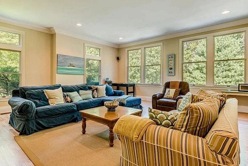 Five Star 5000 sq ft Beautiful & Spacious Home Heated Pool in East Hampton, New York, United States — photo 3