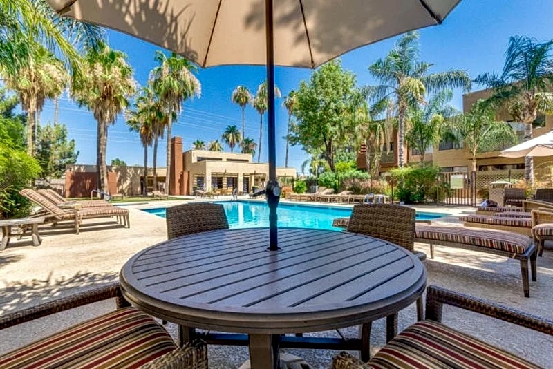 Stylish Old Town 2 bdrm ground floor Condo in Scottsdale, Arizona, United States — photo 2