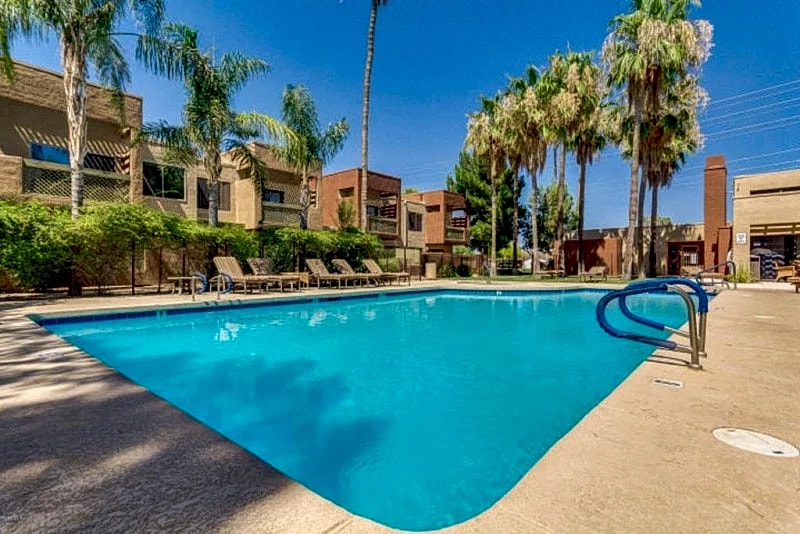Stylish Old Town 2 bdrm ground floor Condo in Scottsdale, Arizona, United States — photo 3