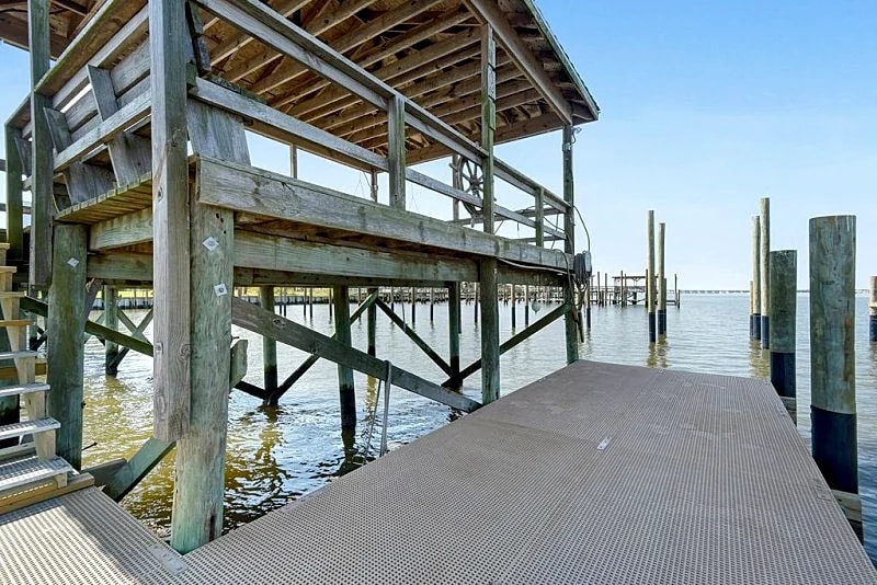 Beautiful Bayfront House With Private Pool and Pier! in Pass Christian, Mississippi, United States — photo 3