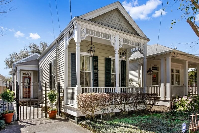 Charming New Orleans Cottage Steps from Audubon Park and Magazine St