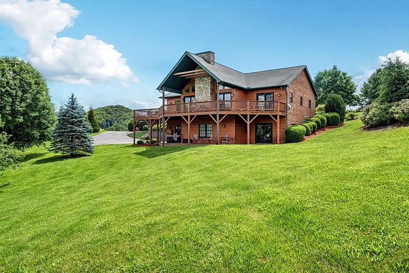 Everview - Near Waynesville, North Carolina