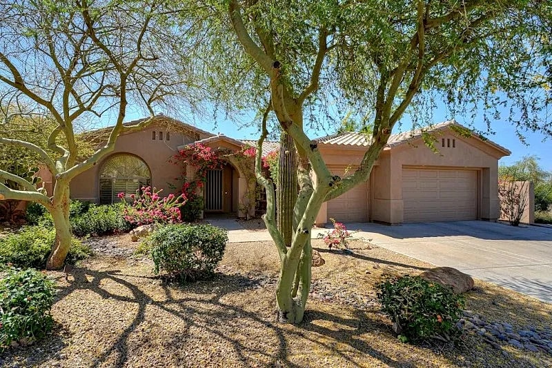 Luxury 4 Beds 3 Bath + TV Rm Private Pool. View! Golf & Trails. Great Location! in Scottsdale, Arizona, United States — photo 4