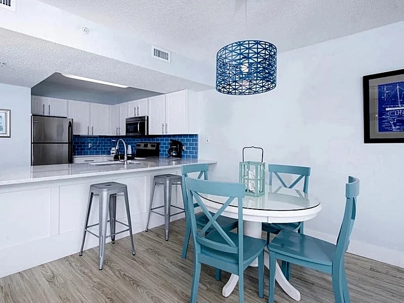 BEACHFRONT | Remodeled | Amazing |10th Floor | Oceanfront in Destin, Florida, United States — photo 4