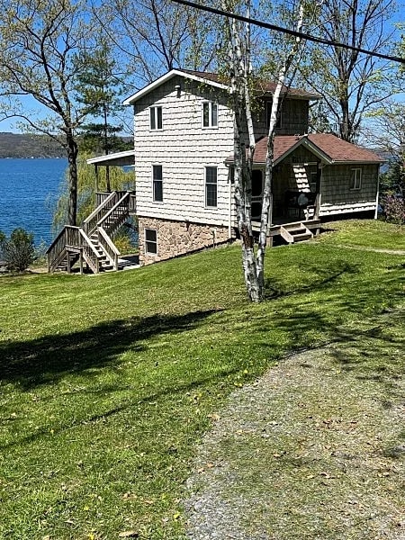 Lakefront cottage with private deck and dock, amazing porch with sunset views in Heritage Hills, New York, United States — photo 3