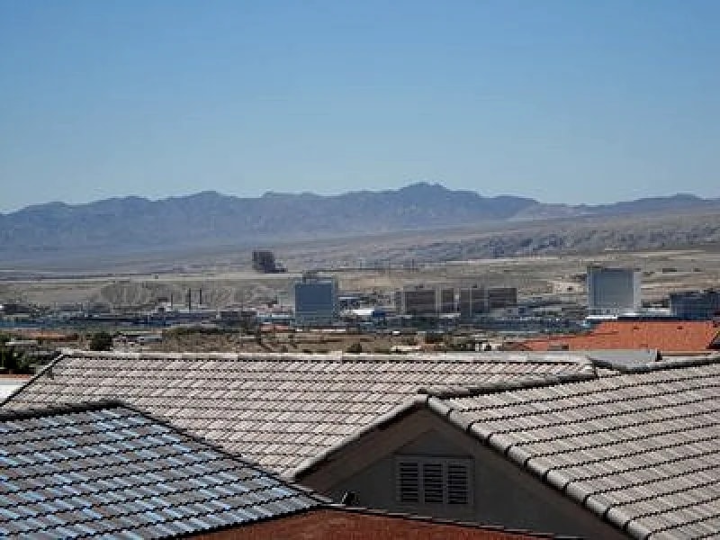 Quiet and Spacious 4-br home - Safe Neighborhood - SNOWBIRDS WELCOME in Bullhead City, Arizona, United States — photo 3