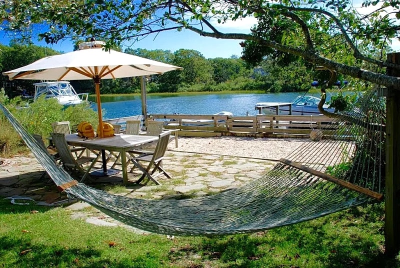 Hampton Waterfront Beach Home With Dock in Southampton, New York, United States — photo 2