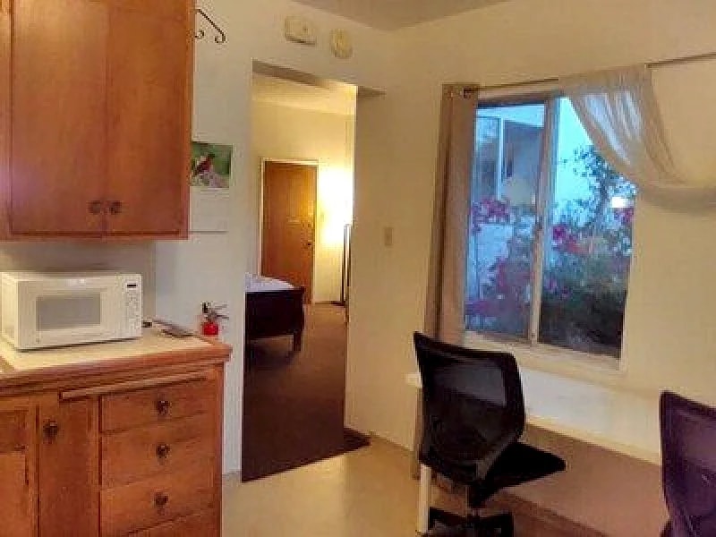 Lake Merritt Studio Apt # 5 Great Location & Value in Oakland, California, United States — photo 3